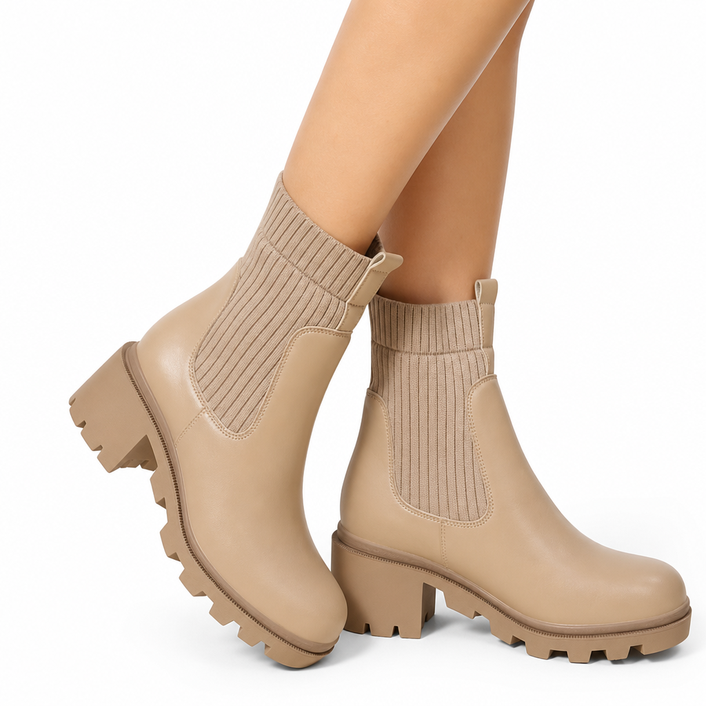 Avslappede lavhælte kvinneboots - firkantet tå, chunky hæl, sokk-ankelboots