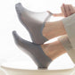🧦 52% ОТСТЪПКА СЕГА! 🔥 Ултра тънки чорапи с неплъзгаща се подплата – Невидими под обувките, със силиконов захват и дишащи – идеални за мокасини, маратонки или равни обувки 👟