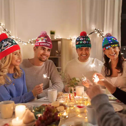 Strikket julehue med LED-belysning – TILBUD -50 % 🎅🎄💡