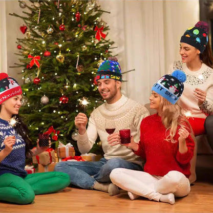 Strikket julehue med LED-belysning – TILBUD -50 % 🎅🎄💡