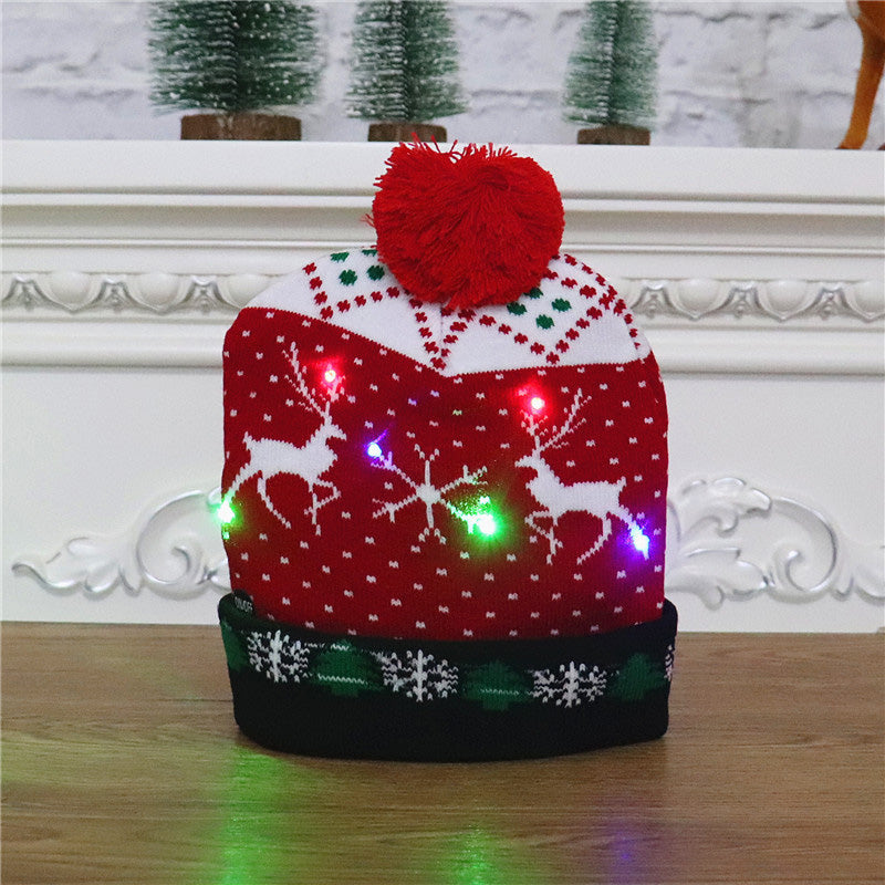 Strikket julehue med LED-belysning – TILBUD -50 % 🎅🎄💡