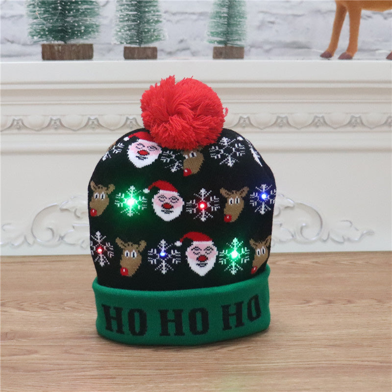Strikket julehue med LED-belysning – TILBUD -50 % 🎅🎄💡
