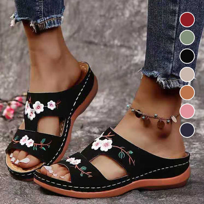 Удобни дамски чехли с отворени пръсти на платформи