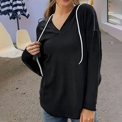 Enfarget hettegenser med snor – unisex, myk og avslappet passform