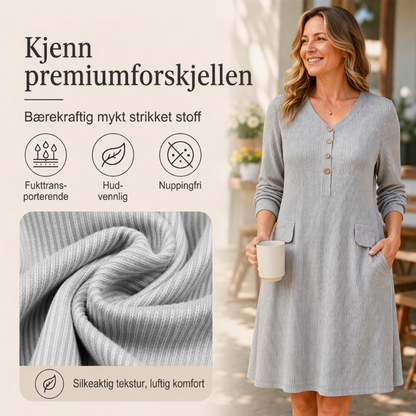 Damekjole i strikk med V-hals og vertikale striper – Elegant og slankende ✨🖤