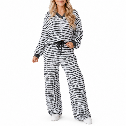 Damenes stripete avslappede loungewear-sett: Langermet V-hals topp og vidbeinte bukser, to-delt avslappet passformsett