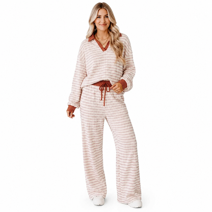 Damenes stripete avslappede loungewear-sett: Langermet V-hals topp og vidbeinte bukser, to-delt avslappet passformsett