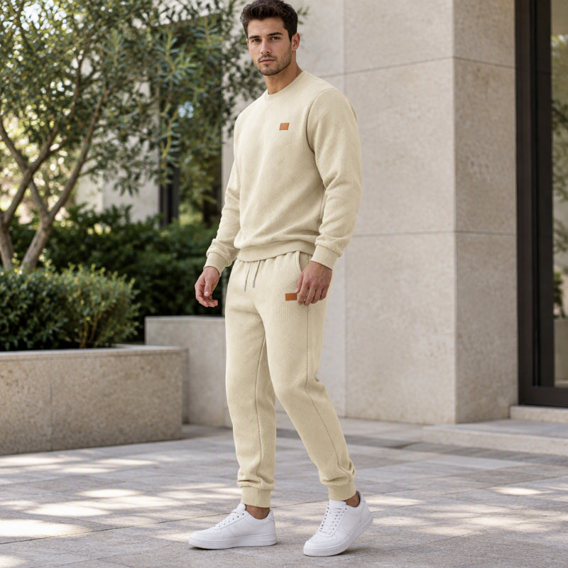 Herre-casual-sett i strukturert jacquard med sportsdesign
