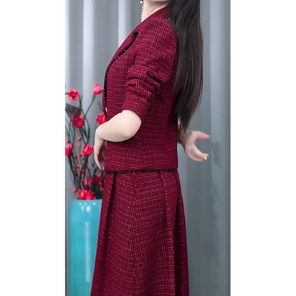 2-delers sett med dameblazer og ermeløs kjole